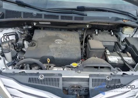 2016 Toyota Sienna Xle 8 Passenger from USA, damaged, VIN 5TDYK3DC5GS707637